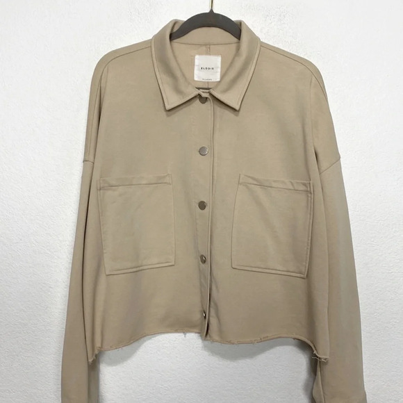 Elodie Oversized W/Pockets Button Up Jacket In Taupe Size XL - Picture 3 of 11
